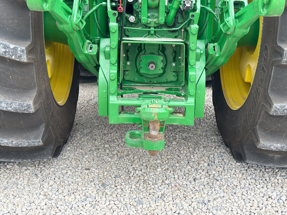 2022 John Deere 8R 250 Tractor