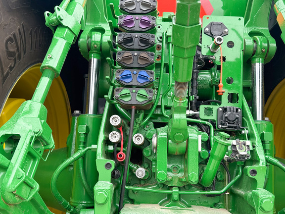 2022 John Deere 8R 250 Tractor