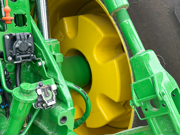 2022 John Deere 8R 250 Tractor