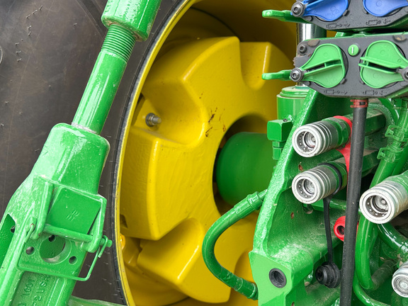 2022 John Deere 8R 250 Tractor