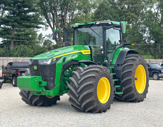 2022 John Deere 8R 250 Tractor
