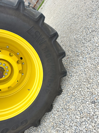 2022 John Deere 8R 250 Tractor