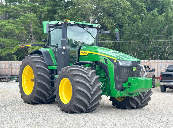 2022 John Deere 8R 250 Tractor