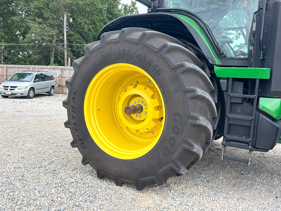 2022 John Deere 8R 250 Tractor
