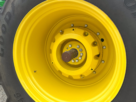 2022 John Deere 8R 250 Tractor