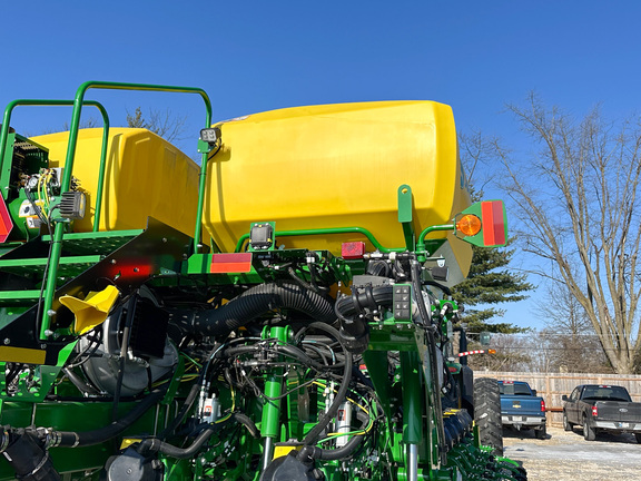 2025 John Deere 1775NT Planter