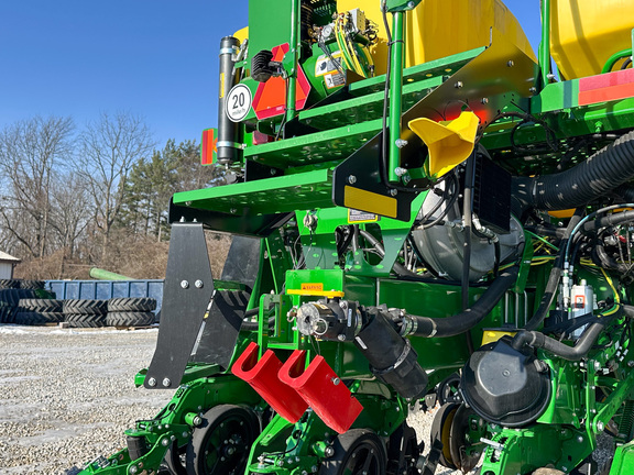 2025 John Deere 1775NT Planter