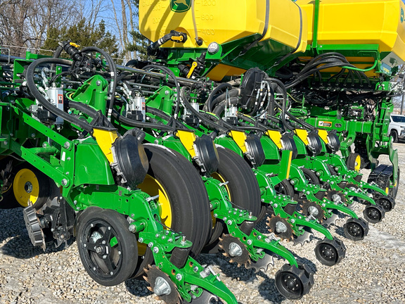 2025 John Deere 1775NT Planter