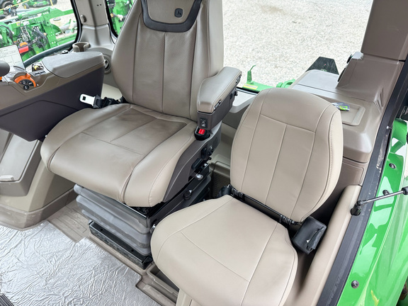 2025 John Deere 8RX 340 Tractor Rubber Track