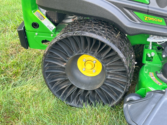 2024 John Deere Z960M Mower/Zero Turn