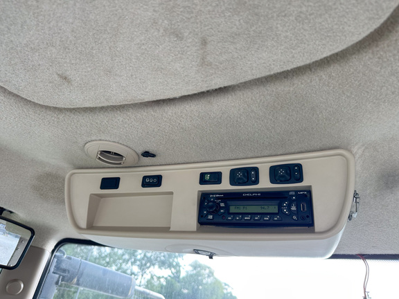 2013 John Deere 8335R Tractor