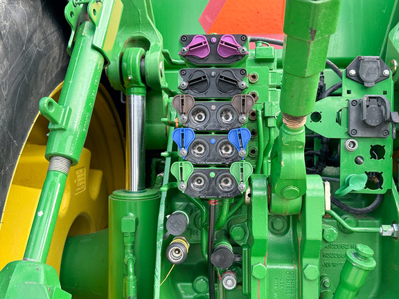 2013 John Deere 8335R Tractor