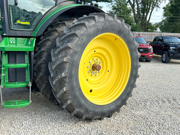 2013 John Deere 8335R Tractor
