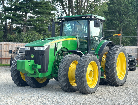 2013 John Deere 8335R Tractor
