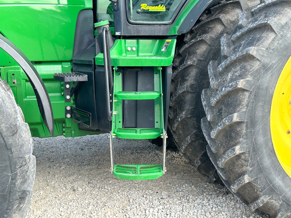 2013 John Deere 8335R Tractor