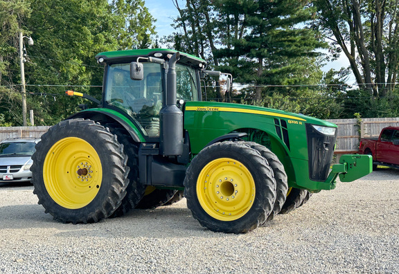 2013 John Deere 8335R Tractor