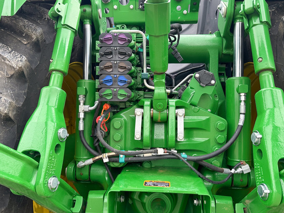 2025 John Deere 9R 440 Tractor 4WD