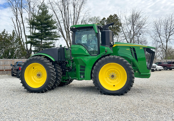 2025 John Deere 9R 440 Tractor 4WD