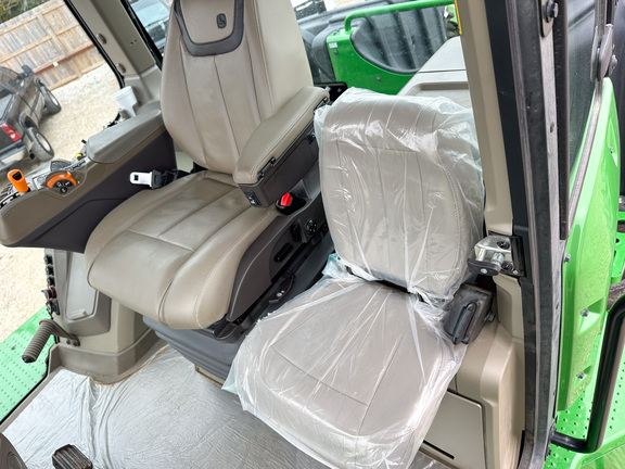 2025 John Deere 9R 440 Tractor 4WD