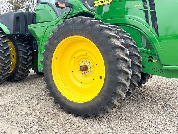2025 John Deere 9R 440 Tractor 4WD