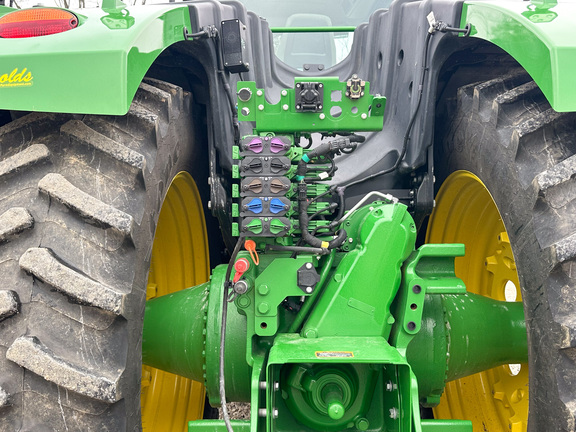 2025 John Deere 9R 440 Tractor 4WD