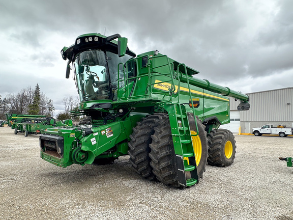 2025 John Deere S7 800 Combine