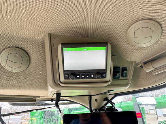 2025 John Deere S7 800 Combine