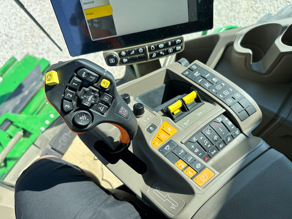 2025 John Deere S7 800 Combine