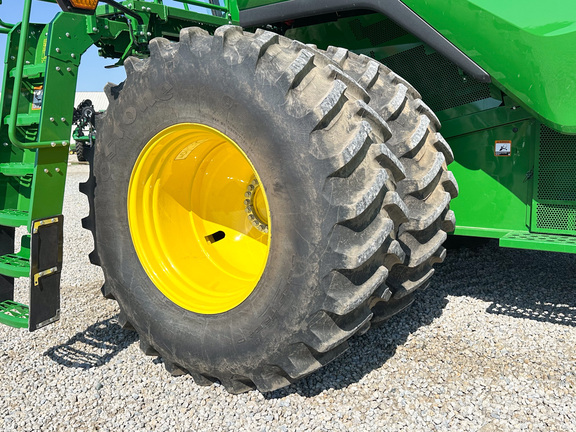 2025 John Deere S7 800 Combine
