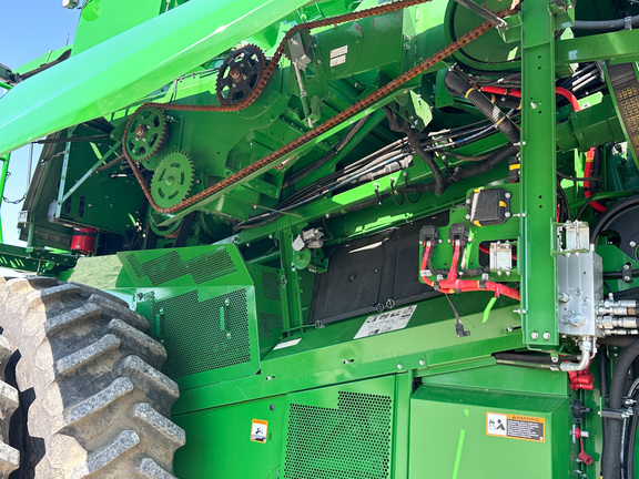 2025 John Deere S7 800 Combine