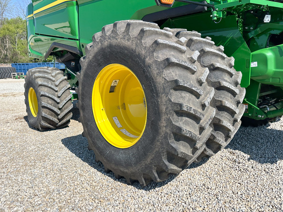 2025 John Deere S7 800 Combine