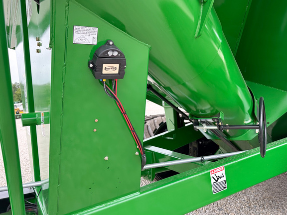 2025 Brent V1500 Grain Cart