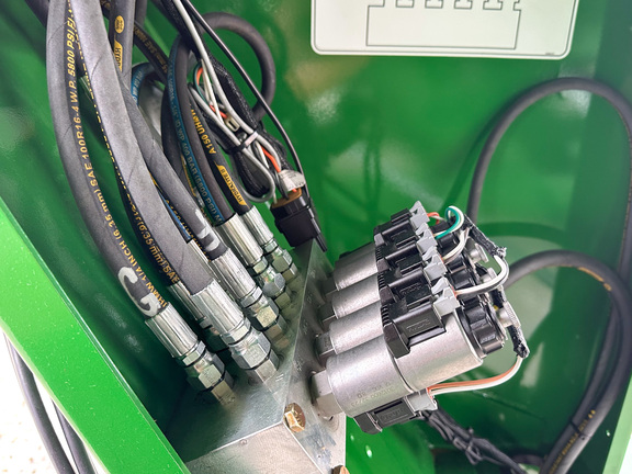 2025 Brent V1500 Grain Cart