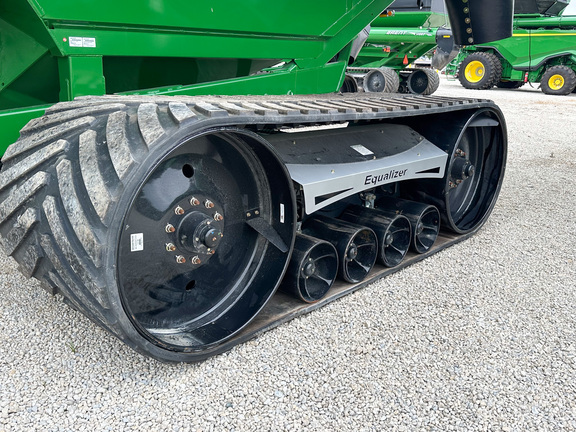 2025 Brent V1500 Grain Cart