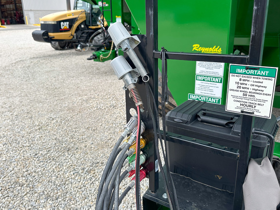 2025 Brent V1500 Grain Cart