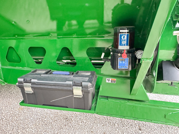 2024 Brent 1398 Grain Cart