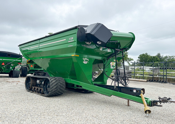 2011 J&M 1326-22T Grain Cart