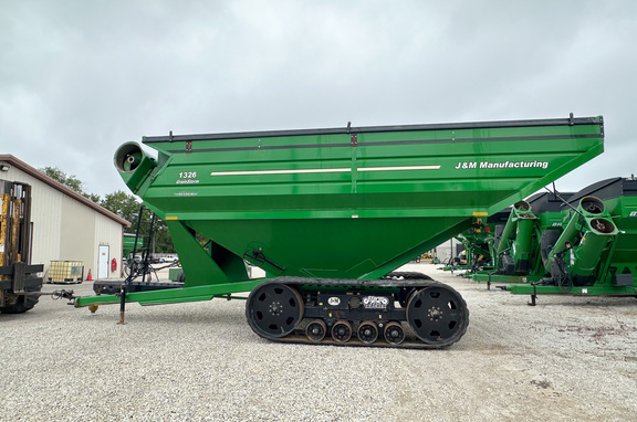 2011 J&M 1326-22T Grain Cart