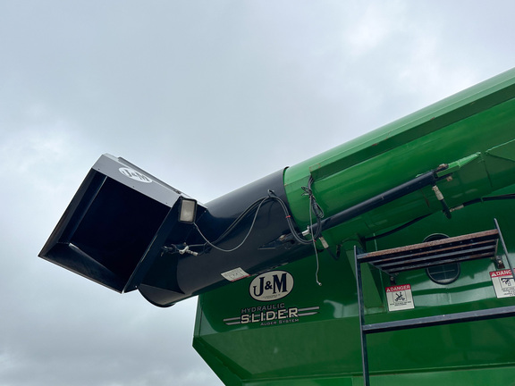 2011 J&M 1326-22T Grain Cart