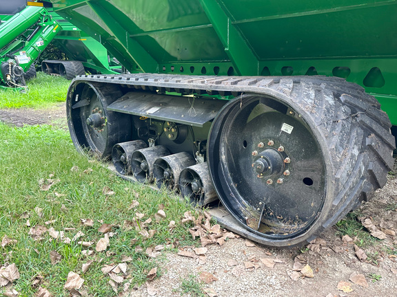2024 Brent 1398 Grain Cart