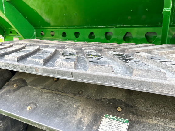 2024 Brent 1398 Grain Cart