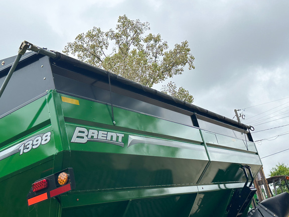 2024 Brent 1398 Grain Cart