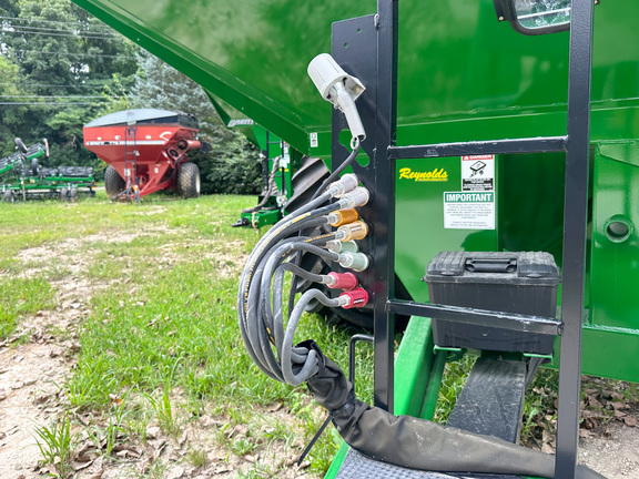 2024 Brent V700 Grain Cart