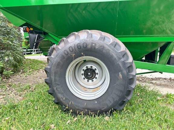 2024 Brent V700 Grain Cart