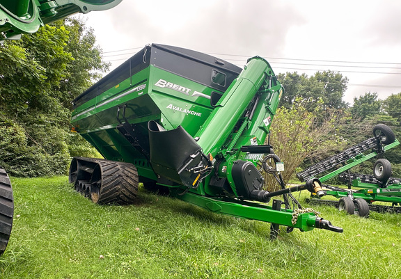 2024 Brent 1398 Grain Cart