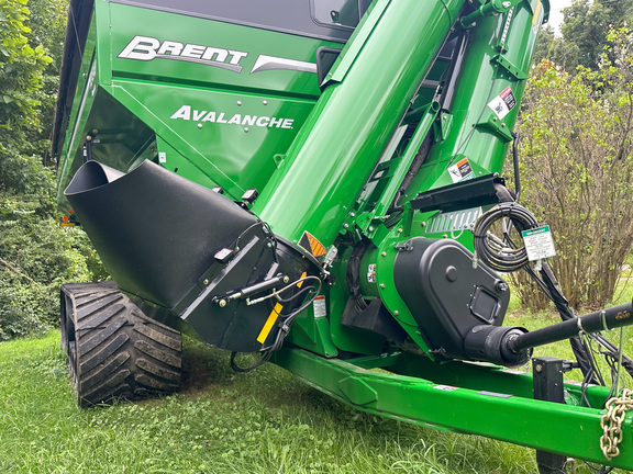 2024 Brent 1398 Grain Cart