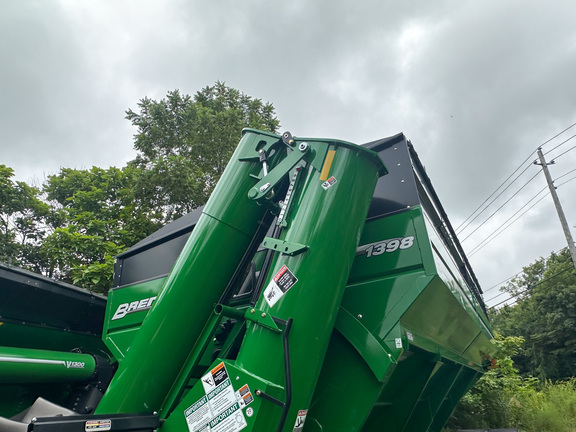 2024 Brent 1398 Grain Cart