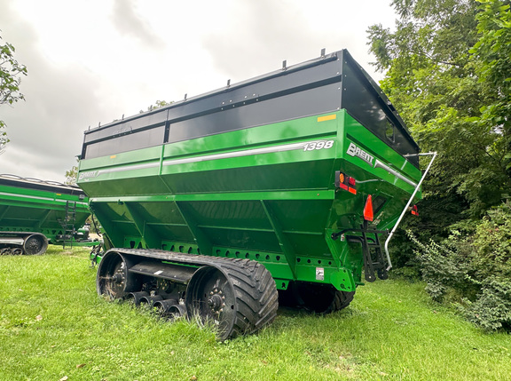 2024 Brent 1398 Grain Cart