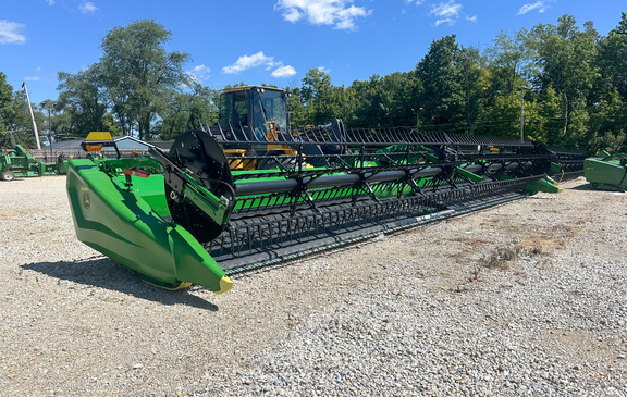 2024 John Deere HD40F Header Combine