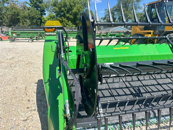 2024 John Deere HD40F Header Combine